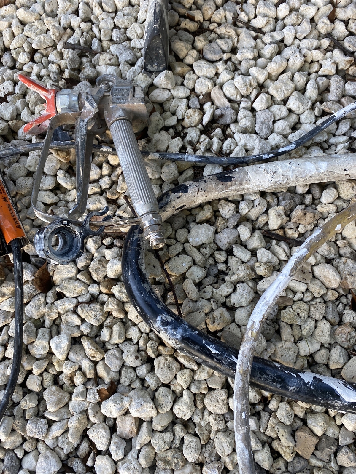 Titan compact XT250 airless paint sprayer POWERS ON CLOGGED READ Asis