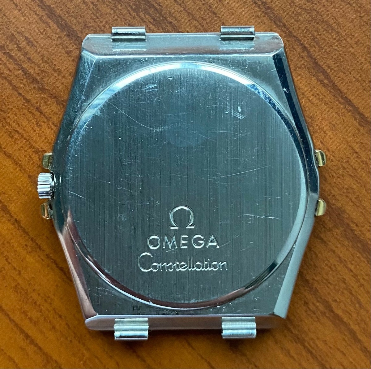 VINTAGE OMEGA CONSTELLATION 33 MM QUARTZ WATCH WITH 18K GOLD