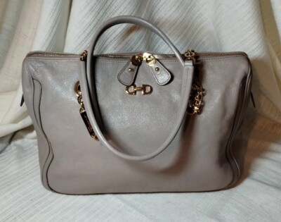 SALVATORE FERRAGAMO PURSE FANYA CHAIN FZ -21 C685 LEATHER, CEMENT