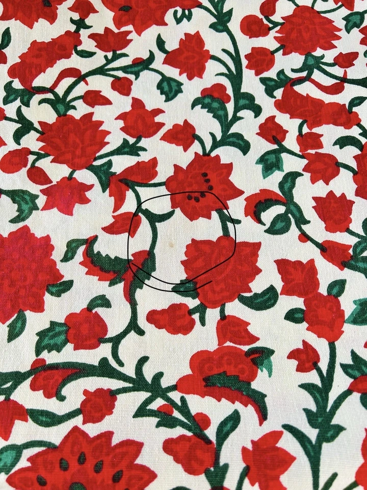 VTG Christmas Floral Tablecloth Vera Neumann Round 66” Red Green Ivory READ - Image 2 of 4