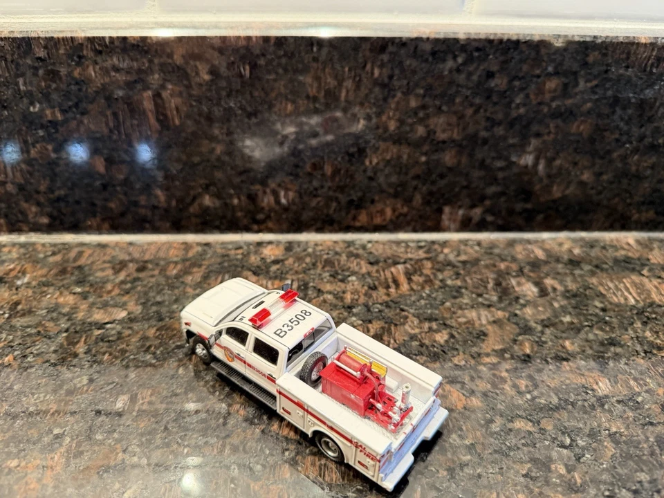 ¡NUEVO! Motor de ataque inicial Code 3 personalizado del Departamento de Silvicultura de California 3288 Foto 3 de 4