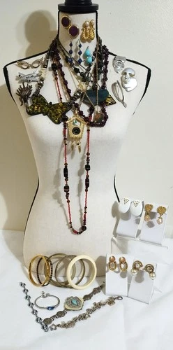 Vintage to Now Costume Jewelry Lot 30 Pcs Necklace Brooch Bracelet Earring