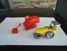 2 Jouets Bonux Pelleteuse incomplete + rouleau compresseur