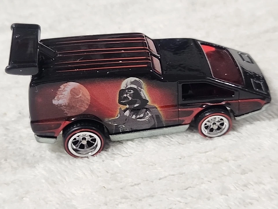 ✅Alerón Darth Vader Hot Wheels Star Wars Sport Pop Culture Real Riders Mattel Foto 3 de 4