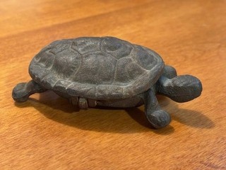 Vintage Baerricks' 62 Small Cast Iron Turtle Box 4 inches long!