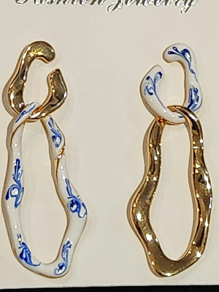 NUEVO CON ETIQUETAS Pendientes Largos Colgantes Metálicos Esmalte Porcelana Azul Blanco Retro Tono Dorado Foto 4 de 4