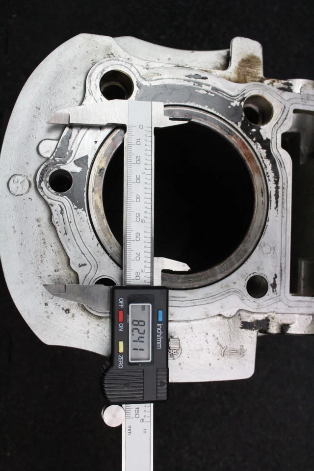 Yamaha Virago XV750 1991 OEM conjunto de cilindro trasero y pistón 1RT-11310-00 P2746 Foto 2 de 4