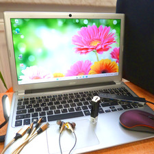 XL SET Acer V5 531 15 pollici HD Ultrabook DOLBY l 8GB RAM NUOVO SSD Windows ...
