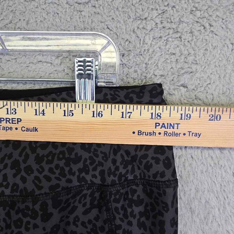 Lot of 2 Maurices in Motion Leggings Womens 2XL XXL Gray Floral Animal Print - Image 2 of 4