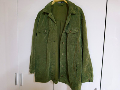 Lässige Damen Jacke Cord Olivgrün Gr. 44 Langarm Knopf Taschen Kragen Page one