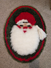 Vintage Santa Clause Face Christmas Latch Hook Rug Wall Decor Textile 25"
