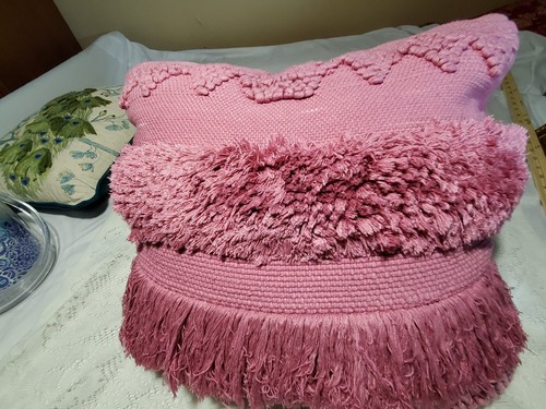 18" x 18" Magaschoni Home Boho Shag Woven Pink Raspberry Throw Pillow India Made - Picture 6 of 14