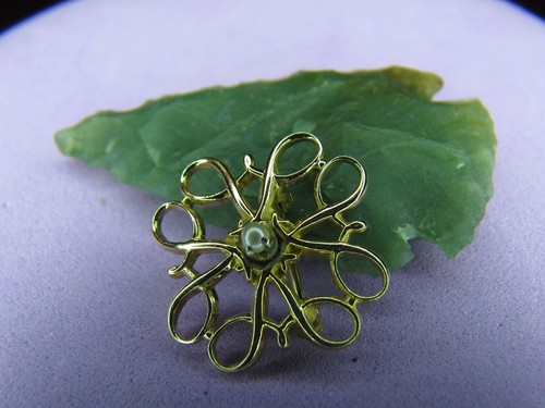 Beautiful Gold Pearl Brooch 10K Solid Gold 10 X 10 Millimeter - Picture 3 of 12