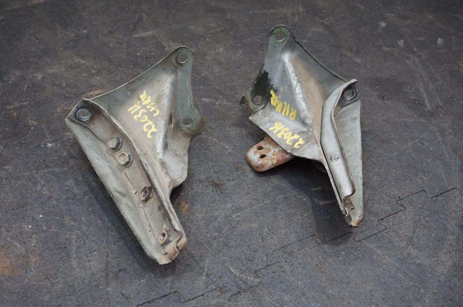 Set Rear Left & Right Mounting Support Bracket OEM Honda Acura NSX 1993