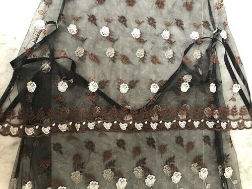 VESTIDO LARGO COMME DES GARCONS NEGRO TUL con FLORES BORDADAS - DE COLECCIÓN - Imagen 3 de 11