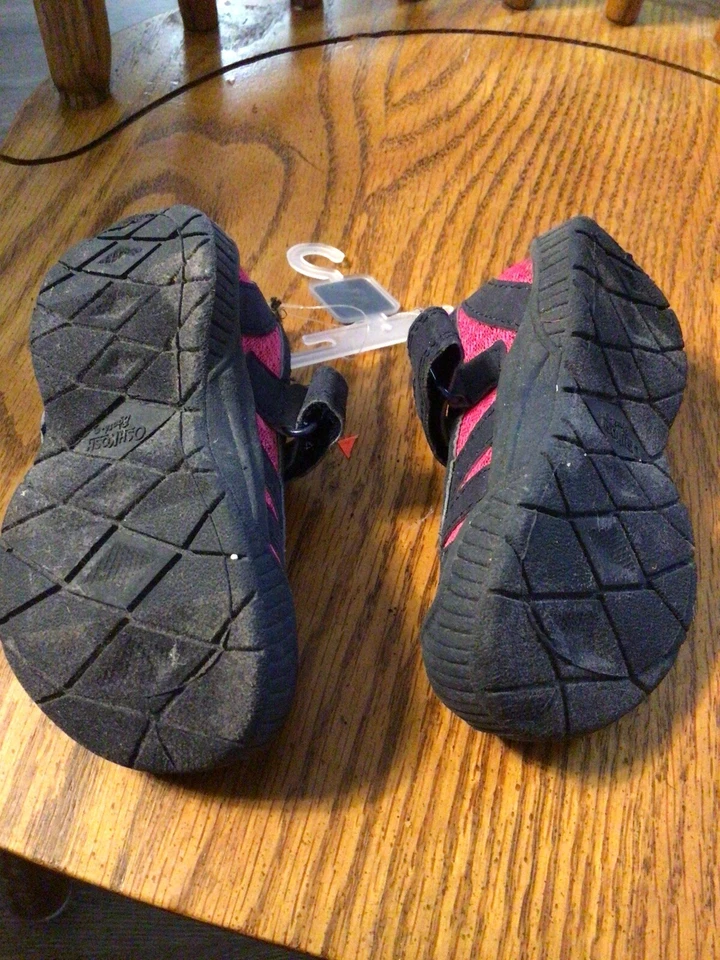 OshKosh B’gosh Niño Pequeño Rosa y Negro Niñas Zapatos Talla 5  Foto 3 de 3
