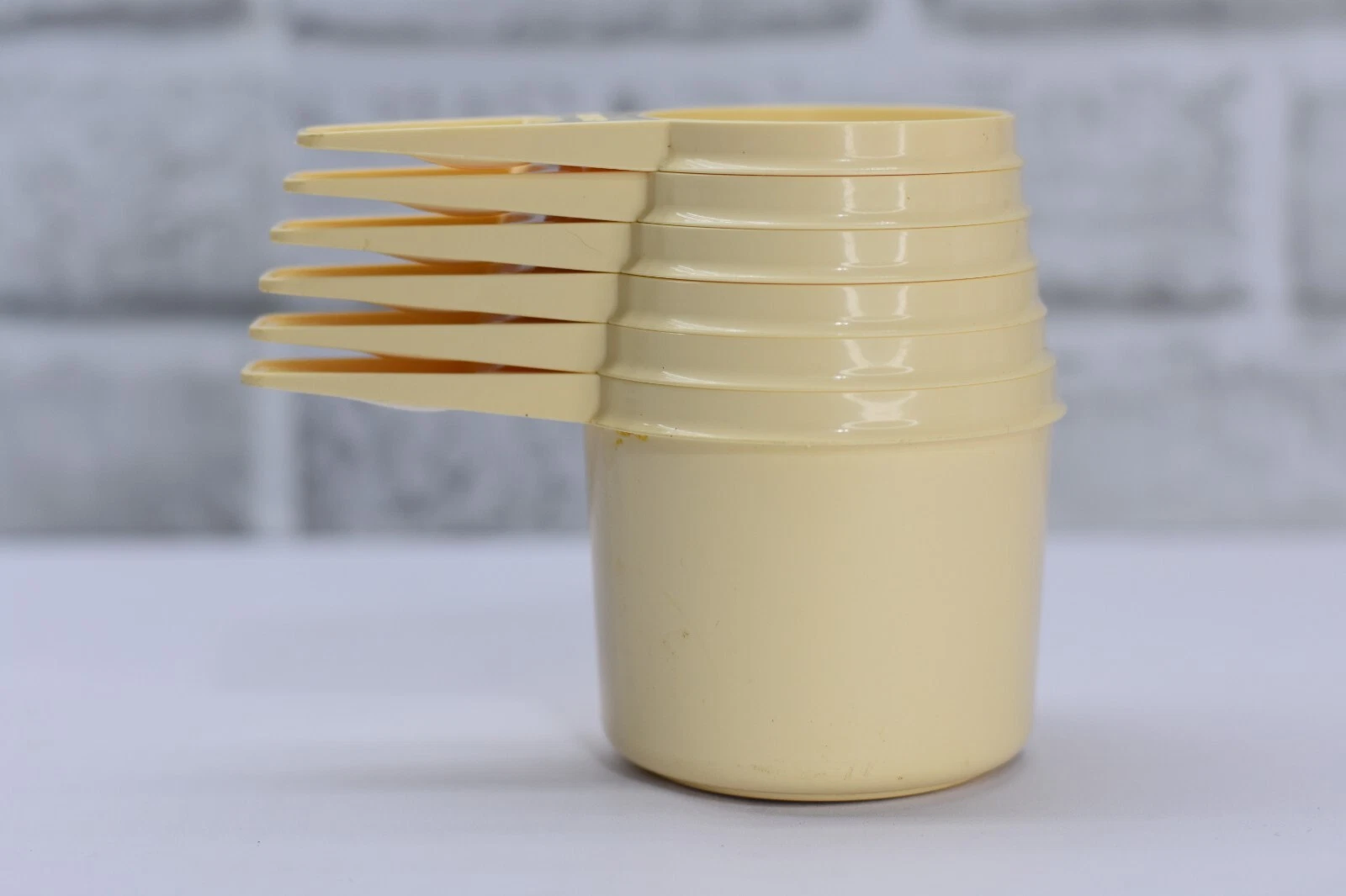 Vintage Tupperware Nesting Measuring Cups - Eggshell Beige White