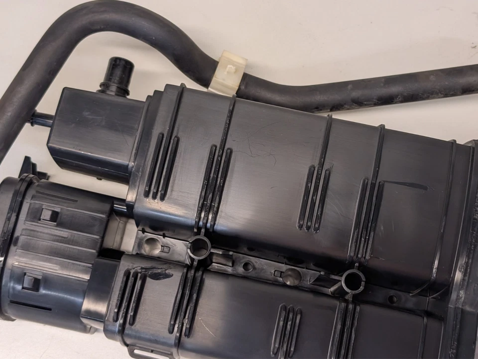 Bote de carbón de vapor combustible EVAP gasolina piloto Honda Pilot 2005-2008 fabricante de equipos originales Foto 4 de 4