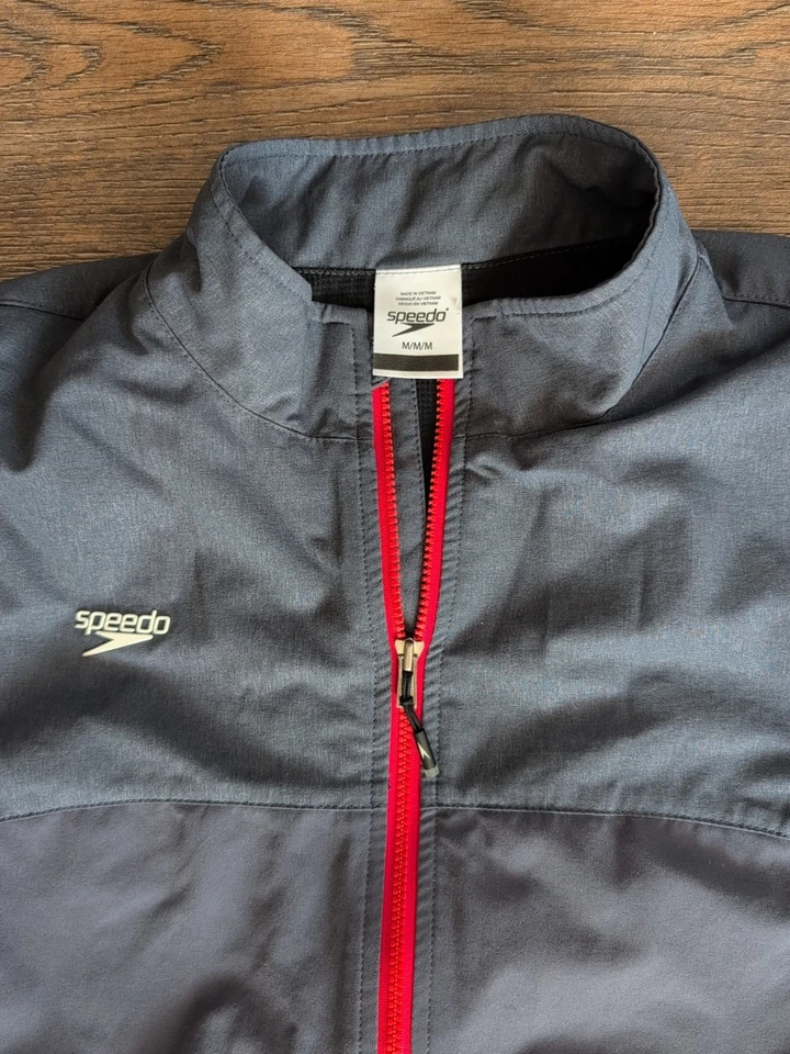 Speedo Tech разминка трек куртка Med женщин вентилируемый с подкладкой молнии серый красный - Изображение 2 из 4