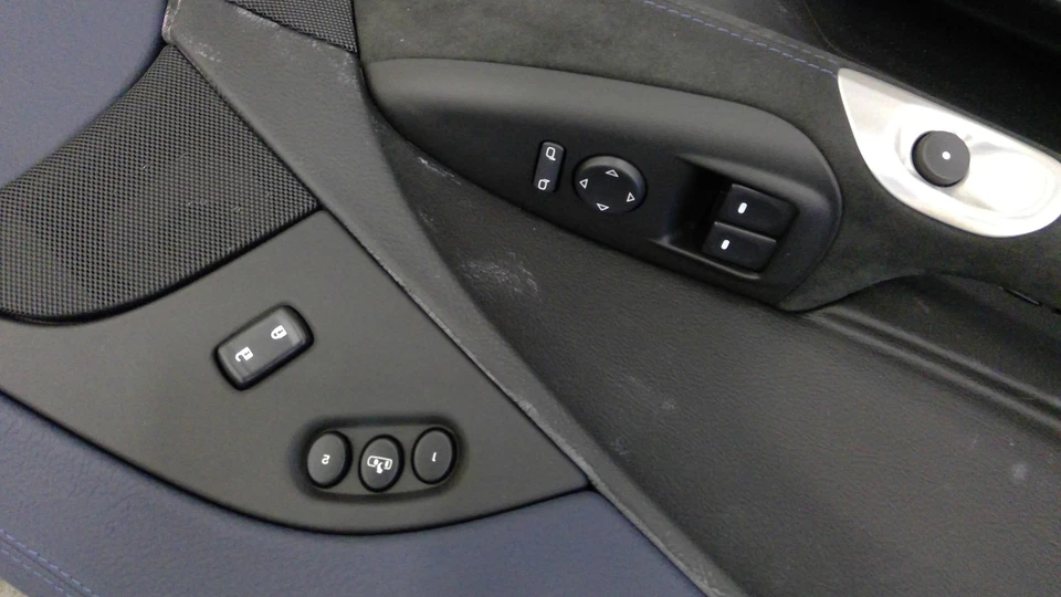 Chevrolet Corvette 2013 moldura 22877777 - nuevo OEM Foto 2 de 3