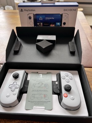 Sony Backbone One PlayStation Edition Gamepad für iPhone (USB, iOS) (BB-02-WS)