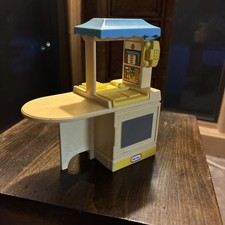VTG Little Tikes Party kitchen Island Dollhouse Size With Wall Phone