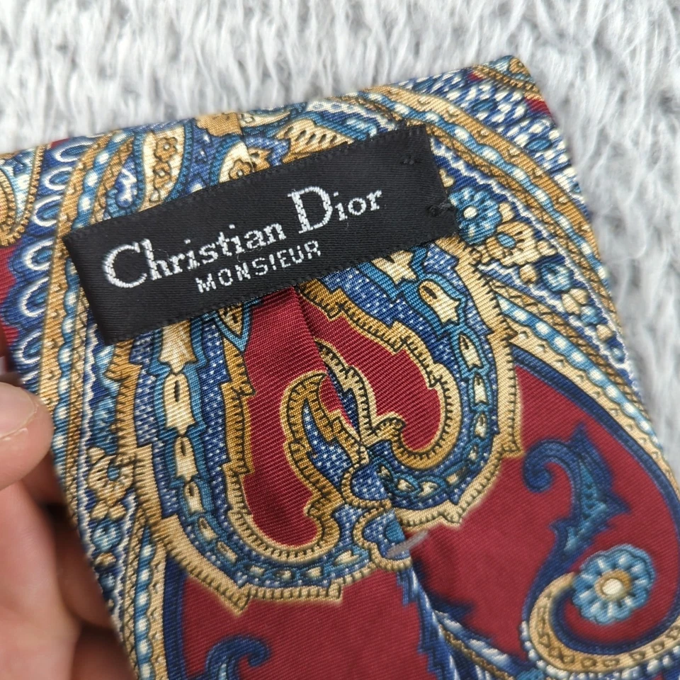 VTG Christian Dior Neck Tie Men 56 Red Blue Paisley Made in USA Silk Monsieur Foto 3 de 4