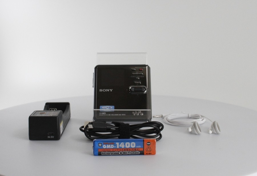 Sony Hi-MD Walkman Digital Music Player/Recorder - Dead LED