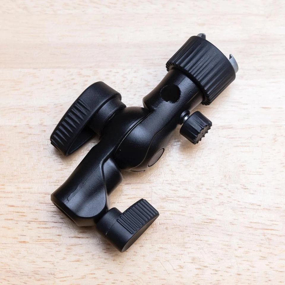 Cabezal de inclinación a presión Manfrotto 16 mm hembra para estroboscópico, paquete de 2, usado excelente Foto 2 de 4