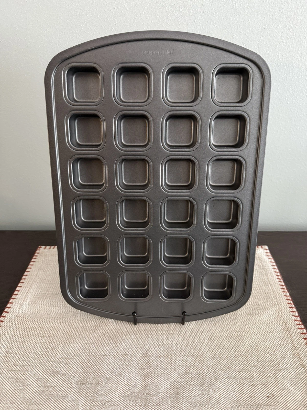 Pampered Chef Mini Brownie Bar Pan Square 24 Cup Nonstick Baking Sheet
