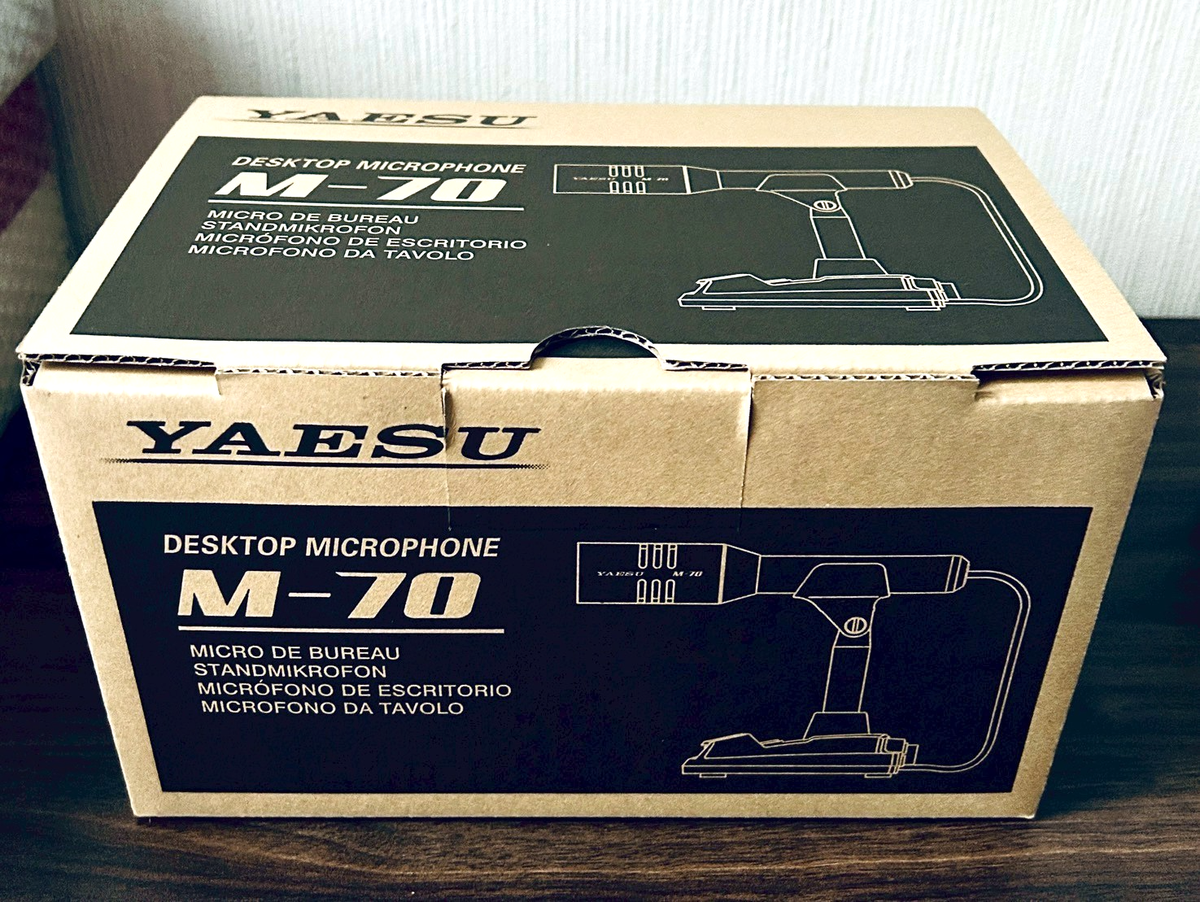 Yaesu M-70 (Successor to MD-100A8X) Desktop Microphone MD70