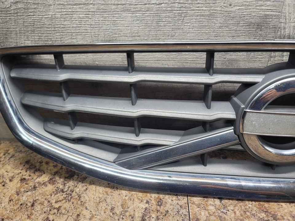 Rejilla cromada radiador superior delantero Volvo S60 2011 2012 2013 30795039 OEM 11-13.  Foto 4 de 4