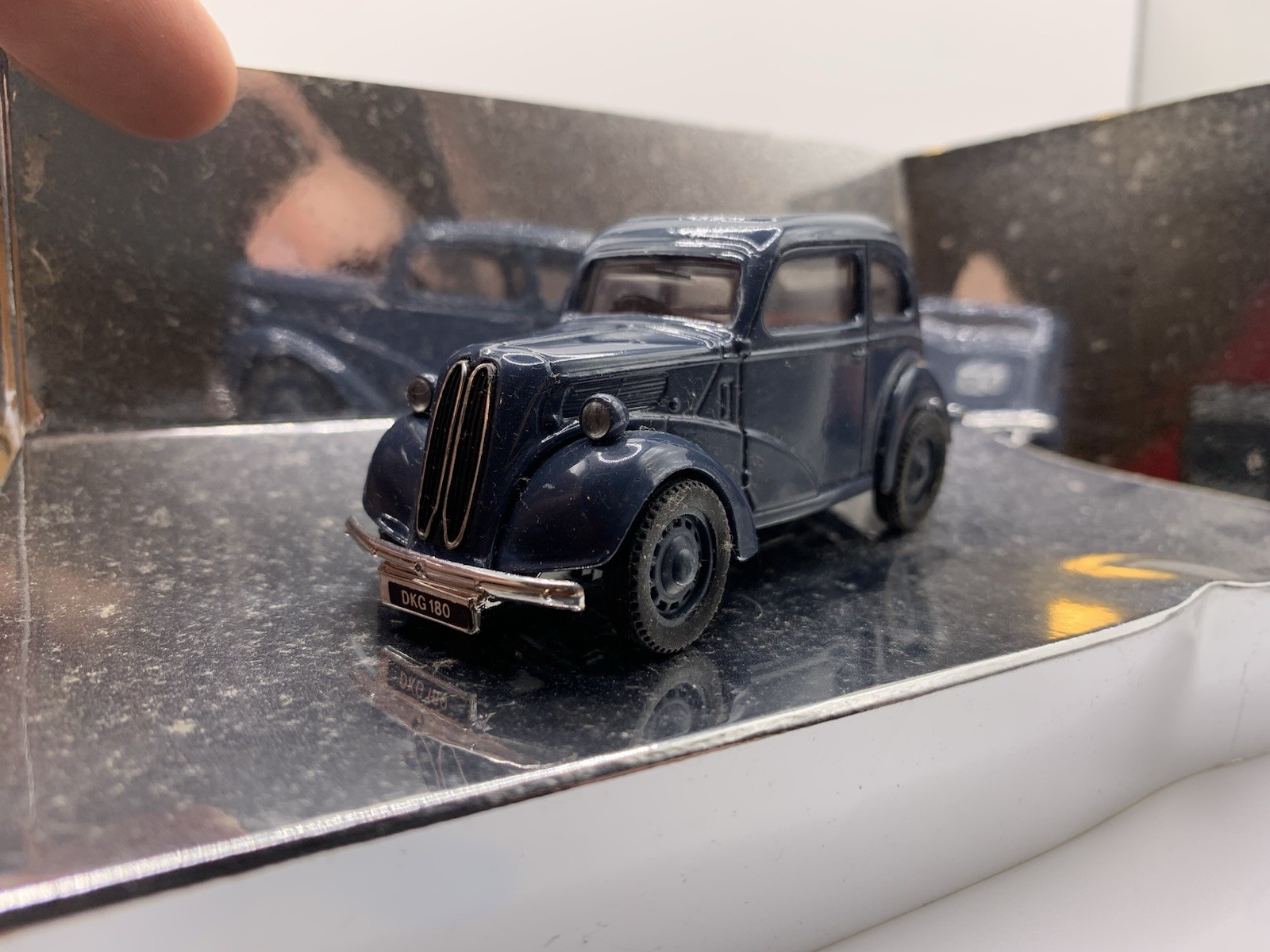 코르기 클래식 1:43 포드 포퓰러 103E C701/1 2