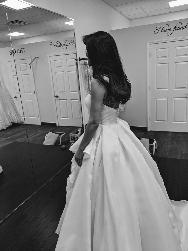 NEVER BEEN WORN!! WEDDING BALL GOWN BARELY BLUSH COLOR - Image 4 of 4