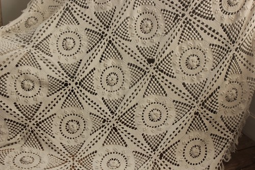 Antiguo mantel francés / crochet textil hecho a mano encaje textil 84X67 flecos - Imagen 4 de 11