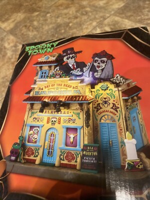 Lemax DAY OF THE DEAD EMPORIUM Halloween Village Lighted Spooky Town