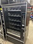 Snack vending machine