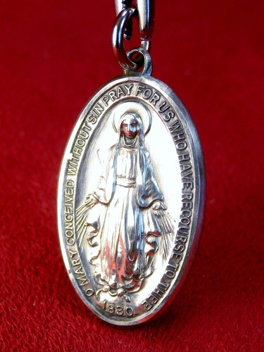 BEAUTIFUL FACE OF MARY LOURDES PILGRIMAGE STERLING CATHOLIC MIRACULOUS MEDAL