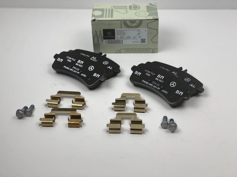 Mercedes Benz C63s C63 SL 63 & SL65 AMG Rear Brake Pads - Genuine - Image 4 of 4