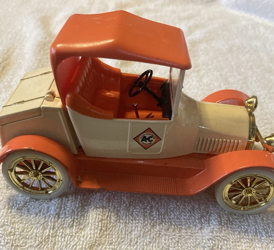 Liberty Classics Inc Diecast 1916 Studebaker Bank - Image 2 of 4