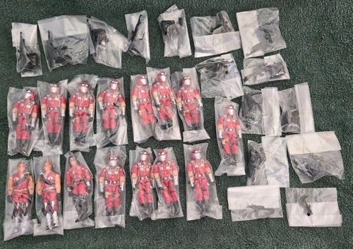 G.I. Joe 2002 Convention Crimson Strike Team "Fuchsia" Bagged Set of 15