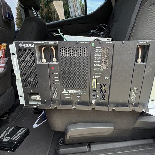 Motorola Quantar Two-Way Radio Base Station Repeater Rack Mount Chassis Unit