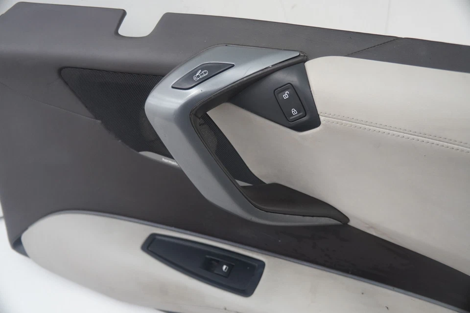 Panel embellecedor puerta pasajero delantero derecho cuero marrón 51417414440 BMW i8 2014-17 Foto 2 de 4