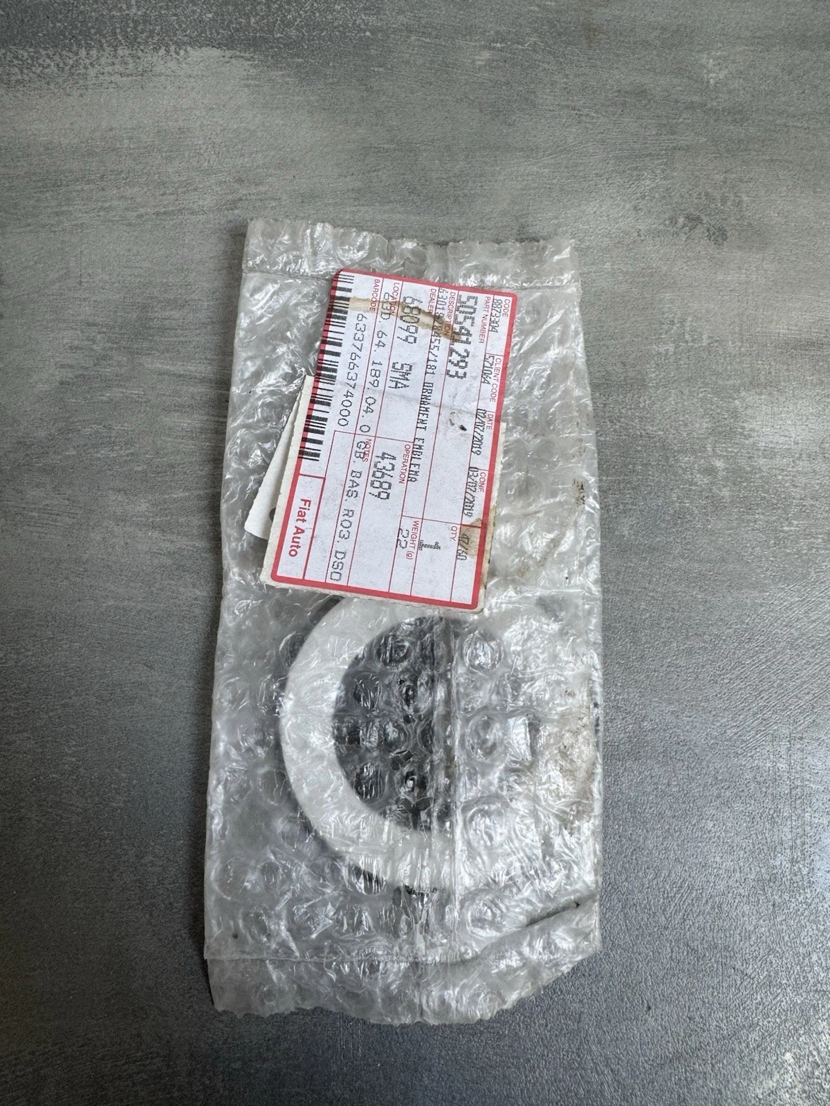 Genuine Alfa Romeo Logo Emblem Badge 0050541293-001 Brand New 3