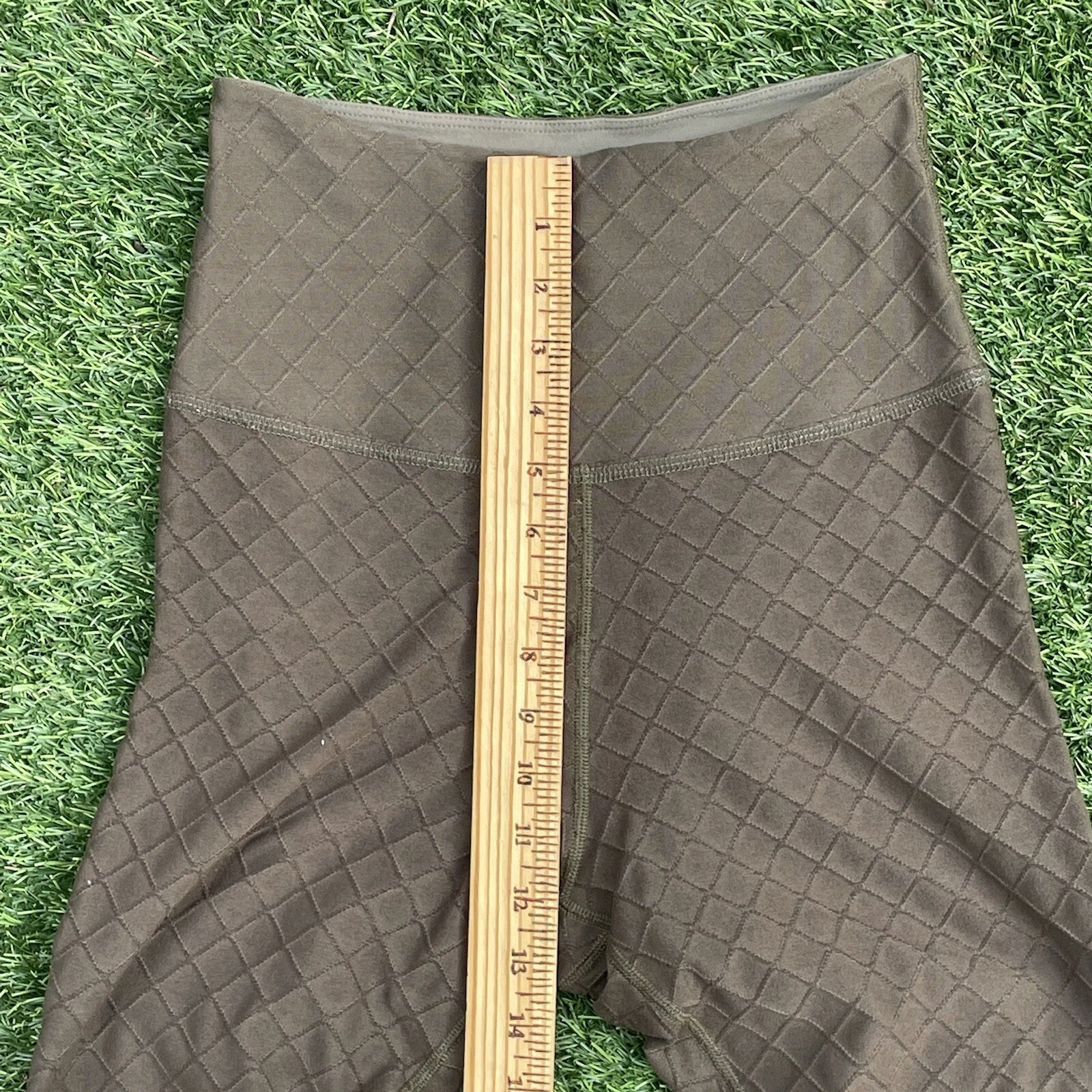 beyond-yoga diamond textured workout highrise leggings