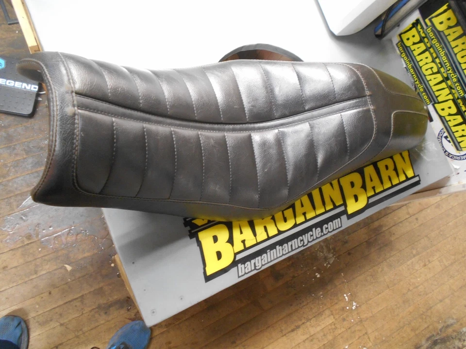 RSD 76902 Enzo Black Seat - Dyna '07-'17 - Imagem 2 de 4