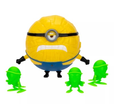 Despicable Me 4 Jerry Mega Minion Crash & Roll Figure with 3 roaches toys NEW