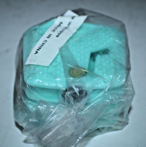 Junior Kids Bike Flat Surface Pedals Teal 9/16 Resin Reflectors Free US Shipping - Picture 2 of 5
