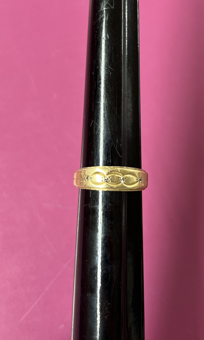 14k SOLID GOLD RING W/ 4 TINY DIAMOND 4.9g SIZE 10 - image 1