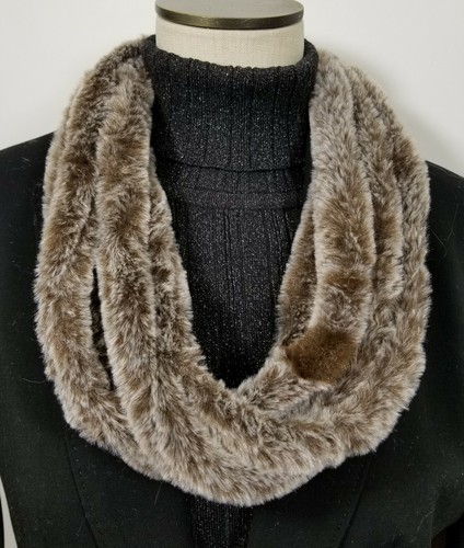 Women Soft Faux Fur Necklace Infinity Scarf Magnetic Clasp Accessory - Picture 6 of 22